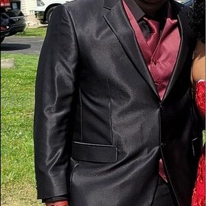 Nice red and black suite